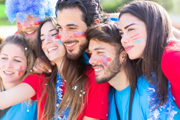 Selfies Fußballfan Mit Roten Shirts Aus Dem Stadion Eine Gruppe — Stockfoto