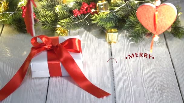 Escrita Mão Animação Natal Feliz Caligrafia Lettering Fundo Madeira Branco — Vídeo de Stock