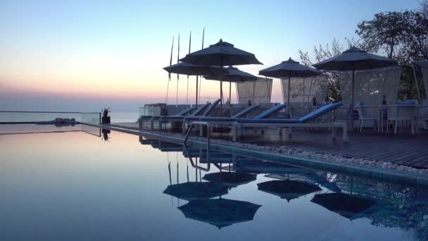 Piscina Exterior Con Vistas Mar Atardecer — Vídeos de Stock