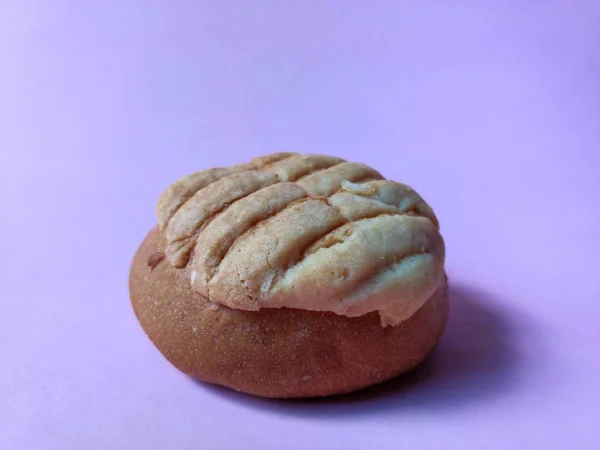 Pyszny ręcznie robiony chleb muszelkowy. typowy meksykański chleb — Zdjęcie stockowe