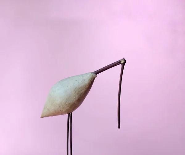 Daru figura rózsaszín háttérrel. dekoratív koncepció — Stock Fotó