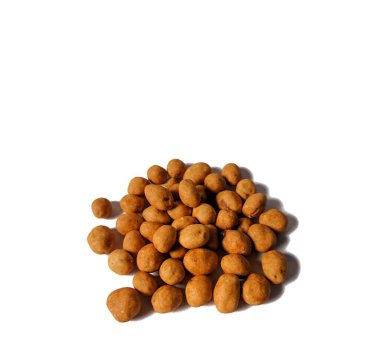 Beyaz arka planda Japon fıstığı. Asya yemekleri konsepti