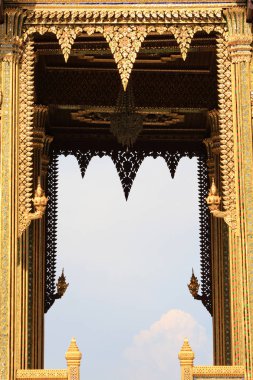  Tayland Sarayı 'nda Tayland tarzı altın kemer çerçevesi