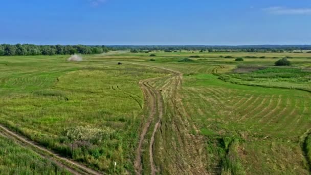 Luftudsigt Fra Drone Der Forfølger Rally Bil Går Cross Country – Stock-video