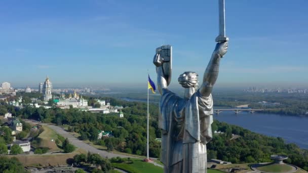 Vista Aérea Cinematográfica Para Estátua Pátria Kiev Ucrânia Ano 2020 — Vídeo de Stock