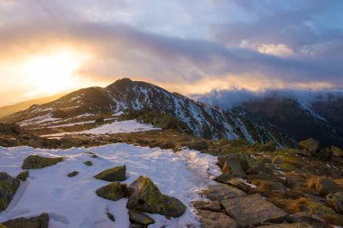 Dağlardaki ilk kar, Derese, Low Tatras, merkez Slovakya