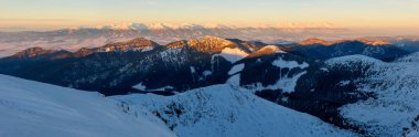 Low Tatras 'tan High Tatras, Slovakya' ya kadar panoramik manzara