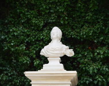 Bavyera (Almanya) Nisan 2017. Kral Ludwig Ii Linderhof 'un kalesi, Ettal, Bavyera' nın güneyinde. Kale, kralın hayatı boyunca tamamen inşa edildi..