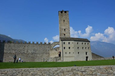 Bellinzona (İsviçre). Nisan 2017. Castelgrand Kalesi.