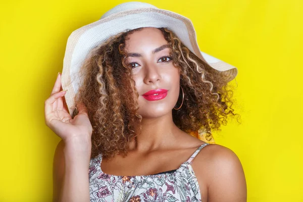 Beauty Portrait Young African American Girl Afro Hairstyle Summer Hat — Stock Photo, Image