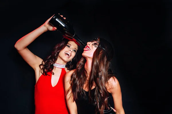 Hermosas Mujeres Celebrando Año Nuevo Retrato Chicas Sonrientes Felices Elegantes — Foto de Stock