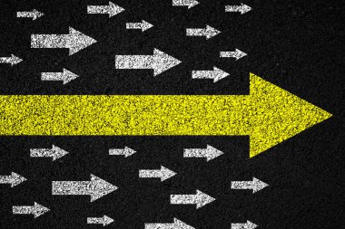 Liderlik kavramı. Kavramlar: liderlik, rehberlik, takım çalışması, ilk olarak, kazanma, büyüme, öğretim, motivasyon, yenilik, başarı.