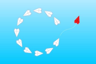 Farklı bir kavram düşün. Kırmızı uçak çıkış formasyonu uçuyor. Yeni fikir, değişim, eğilim, cesaret, yaratıcı çözüm, yenilik ve benzersiz yol kavramı.