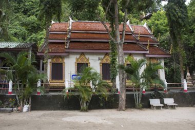 Ubosot ya da Tay insanlar için kilise ve ziyaret ve Wat Khao Orr içinde dua Buda heykeli Ekim 'de 4, 2017 Phatthalung, Tayland.