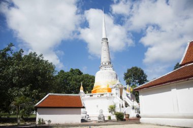 Phra Mahathat Chedi Tay insanlar için ziyaret edin ve Wat Kiean Bang Kaew Khao Chaison Phatthalung District, Tayland, dua saygı