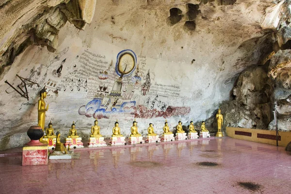 Edificio Arte Estatua Buda Para Viajeros Tailandeses Visitan Rezan Templo —  Fotos de Stock