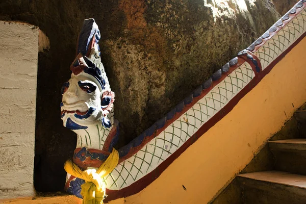 Antigua Escalera Estatuas Naga Para Las Personas Tailandesas Que Suben — Foto de Stock