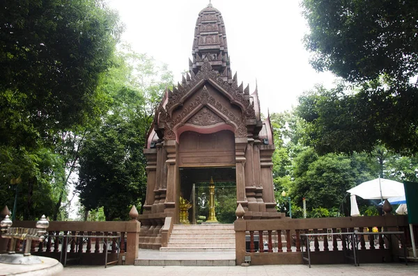 Tay insanlar ve yolcuları korumak ve 18 Temmuz 2017 yılında Kamphaeng Phet, Tayland Kamphaengphet şehir ayağı tapınak merkezi City ile iyi şanslar getirmek dua