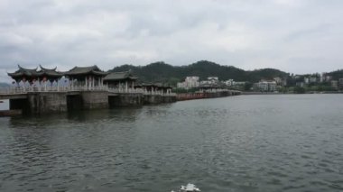 Çince insanlar ve foriegner yolcuları, Guangdong, Çin için Teochew veya Chaozhou antik kenti ziyaret ve cossing Guangji Köprüsü (Xiangzi köprü) seyahat
