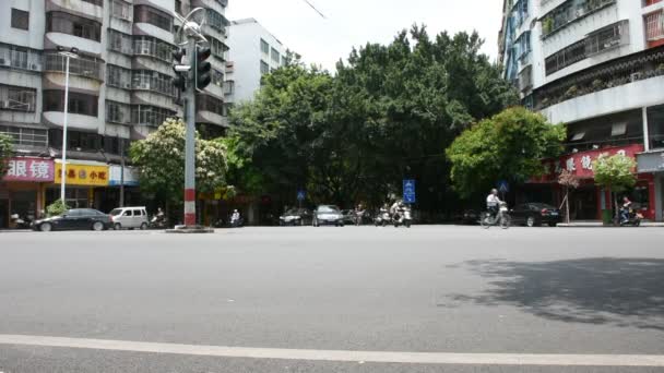 Cinesi Guidano Auto Guidano Moto Biciclette Con Strada Trafficata All — Video Stock