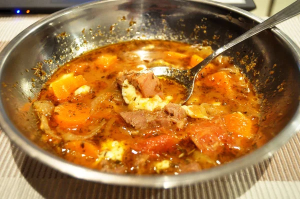 Perth, Avustralya, mutfak odasında hazırlanması ve yaratıcı füzyon Gıda Tay insanlar