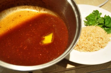 Tay insanlar hazırlama ve yaratıcı füzyon mutfak Oda Perth, Avustralya, yemek için yemek