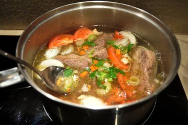 Tay insanlar hazırlama ve yaratıcı füzyon mutfak Oda Perth, Avustralya, yemek için yemek