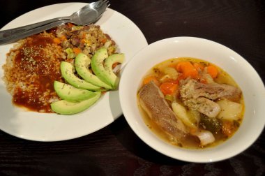 Tay insanlar hazırlama ve yaratıcı füzyon mutfak Oda Perth, Avustralya, yemek için yemek