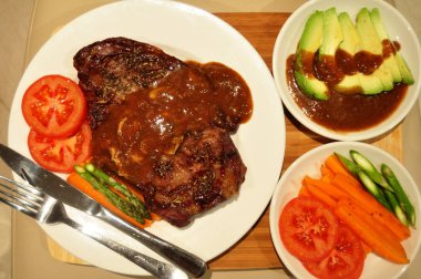 Tay insanlar hazırlama ve yaratıcı füzyon mutfak Oda Perth, Avustralya, yemek için yemek