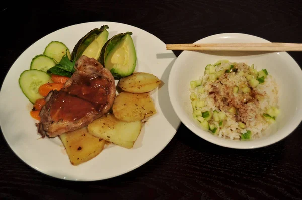 Tay Insanlar Hazırlama Yaratıcı Füzyon Mutfak Oda Perth Avustralya Yemek — Stok fotoğraf