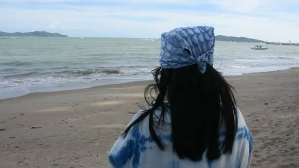 Rüzgar Dalga Rayong Tayland Için Ban Pae Plajda Ile Sahilde — Stok video