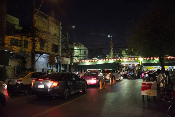 Thaise Mensen Lopen Join Partij Van San Chao Pho Suea — Stockfoto