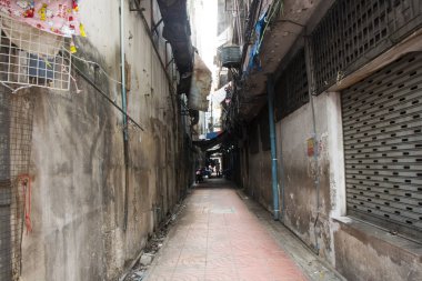 Küçük alley için insanlar gitmek Sampeng plaza Pazar ve Phahurat veya Pahurat büyük yerel pazar Bangkok, Tayland
