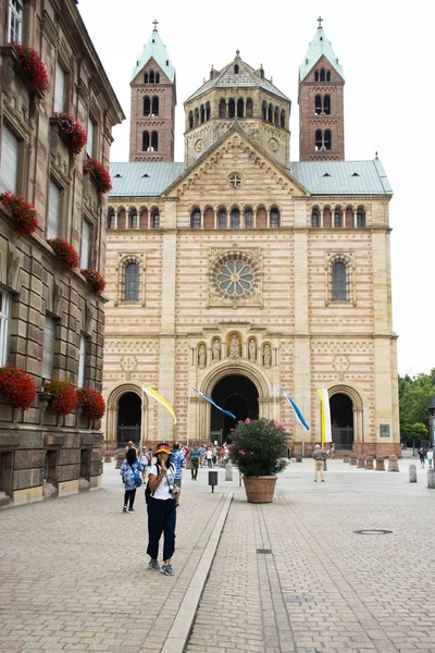 August 2017 Besuchten Deutsche Und Ausländische Spaziergänger Den Speyerer Dom — Stockfoto