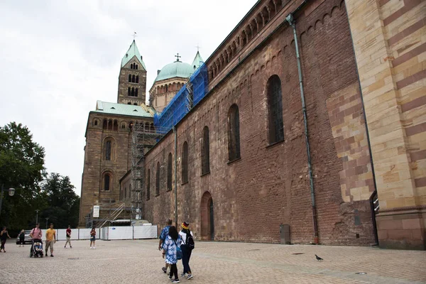 August 2017 Besuchten Deutsche Und Ausländische Spaziergänger Den Speyerer Dom — Stockfoto