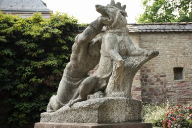 Speyer şehir Rhineland-Palatinate, Almanya için de Domgarten bahçesinde Domgarten Skulpturengarten taş heykelleri Alman insanlar ve yabancı yolcuları için ziyaret