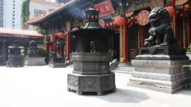Hong Kong, Çin - 9 Eylül: Çinli ve yabancı insanların ziyaret ve Çin Tanrı ve angel Wong Tai Sin veya Huang Da Xian Temple adlı Hong Kong, Çin'de 9 Eylül 2018 üzerinde dua saygı seyahat
