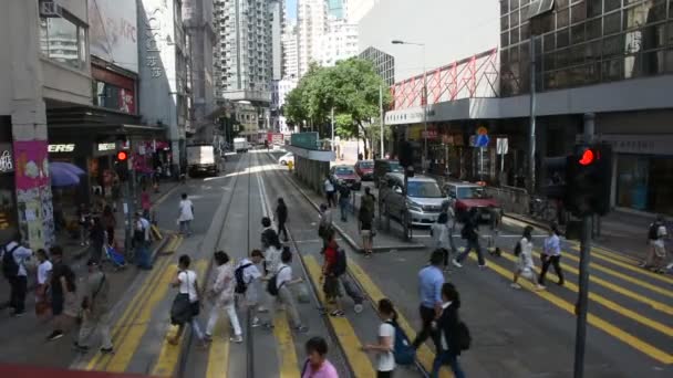 Χονγκ Κονγκ Κίνα Σεπτεμβρίου Οδική Κυκλοφορία Ρετρό Τραμ Και Κινεζικό — Αρχείο Βίντεο