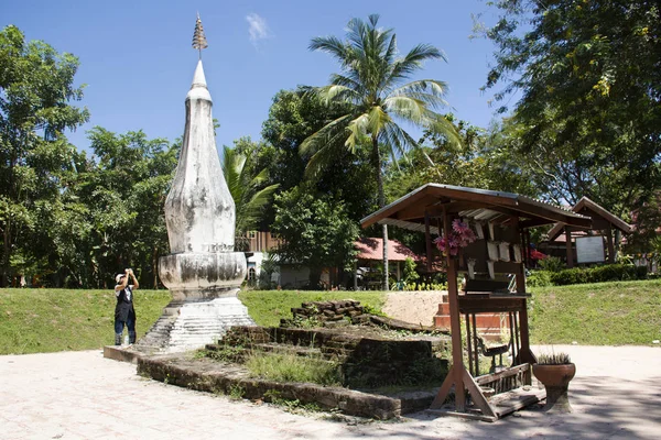 Viajero Tailandés Mujer Visita Viaje Respeto Rezar Chedi Stupa Phra — Foto de Stock