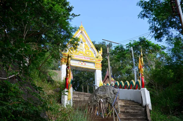 Wat Khao Wong Phra Chan Eller Khok Samrong Templet Toppen — Stockfoto