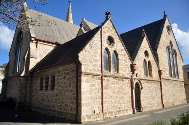 St John's Anglikan Kilisesi Avustralyalı ve yabancı insanların seyahat ziyaret edin ve Queen street ve Adelaide Street Perth, Avustralya 28 Mayıs 2016 üzerinde dua saygı