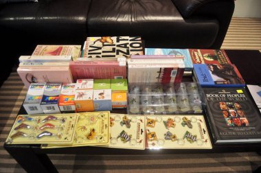 Oturma odası 29 Mayıs 2016 üzerinde kitap Perth Avustralya'da Tay insanlar satın alma ve gösteri ikinci el