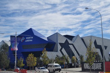 Avustralya Perth Arena veya Rac Arena hizmet trafik yol Wellingt Street ile 3 Haziran 2016 üzerinde Perth, Avustralya sonlandırdıkları