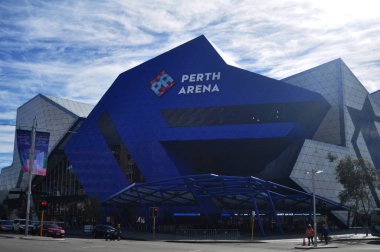 Avustralya Perth Arena veya Rac Arena hizmet trafik yol Wellingt Street ile 3 Haziran 2016 üzerinde Perth, Avustralya sonlandırdıkları