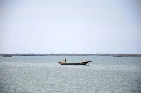 Fischerboot Und Schiff Schwimmend Meer Zum Nächtlichen Warten Auf Fischfang — Stockfoto