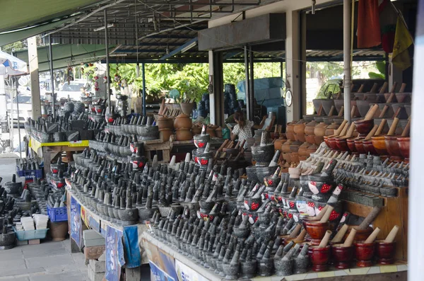 Les Thaïlandais Les Voyageurs Achètent Mortier Des Souvenirs Dans Une — Photo