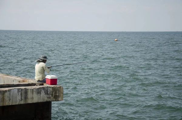Thai Angler Fisherman Use Fishing Rod Fishing Fish Sea Coast — Stock Photo, Image