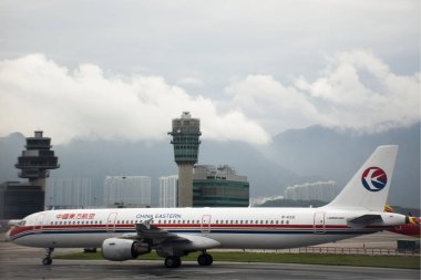 Airbus için pistte iniş Çinli ve yabancı yolcuları Bangkok Hong Kong Uluslararası Havaalanı'nda 3 Eylül 2018 üzerinde Hong Kong, Çin'getirmek