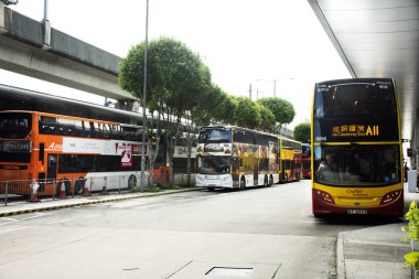 Gönder Çin halkı ve Hongkong havaalanına merkez ve 3 Eylül 2018 causeway bay Hong Kong, Çin'foriegner yolcusu beklediğiniz otopark, otobüs durağı