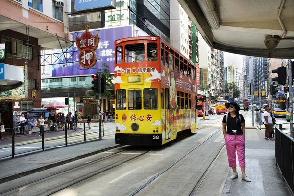 Reisende Thailändische Frau Fuß Zum Busbahnhof Gehen Für Passagier Retro — Stockfoto